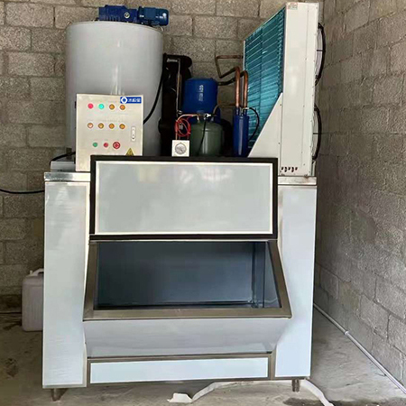 3吨片冰机交付广西某蔬菜运输使用